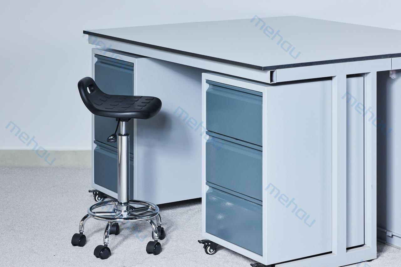 Laboratoriya stoli (orol turi) 2000×1500×850 mm